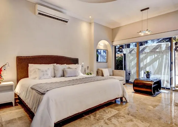 Villa Zazil Ha Playa Del Carmen -9 Bedrooms For 20 Guests *