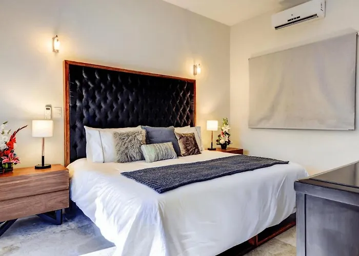 Zazil Ha Playa Del Carmen -9 Bedrooms For 20 Guests Villa Playa del Carmen